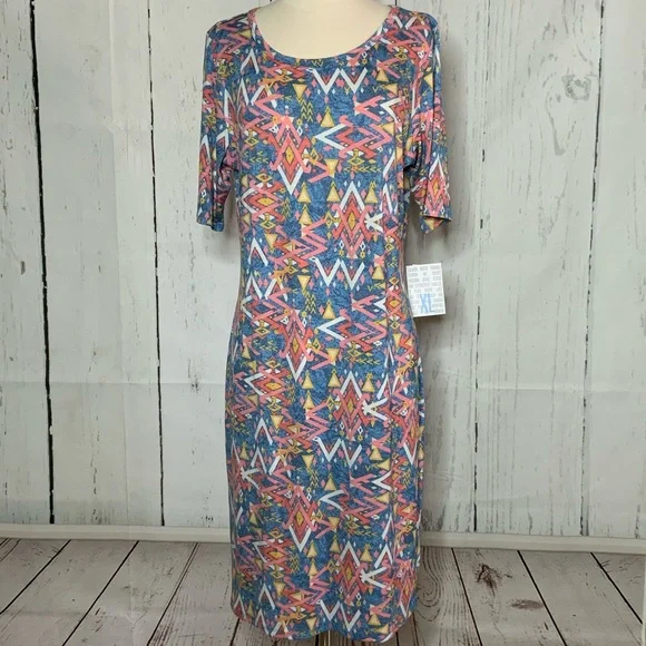 LuLa Roe Julia - Picture 5 of 15